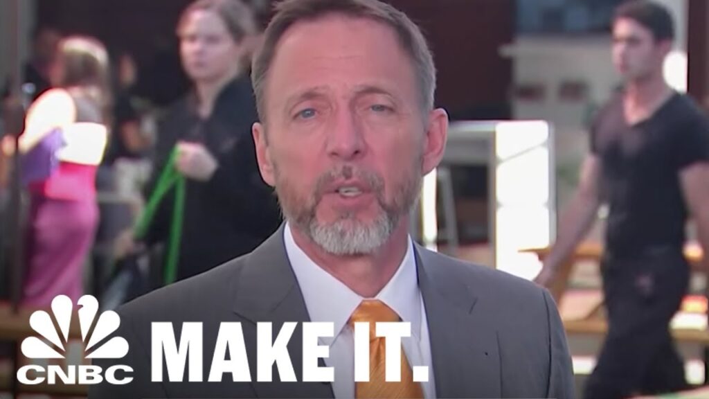 Former FBI Negotiator Chris Voss: This One Phrase Can Help You Win Any Argument | CNBC Make It.