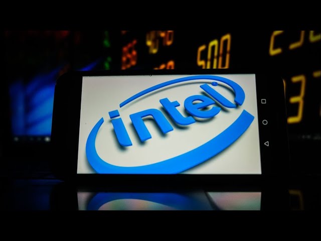Intel CEO on Working With Rivals, Solving Manufacturing Problems, Chip Shortage