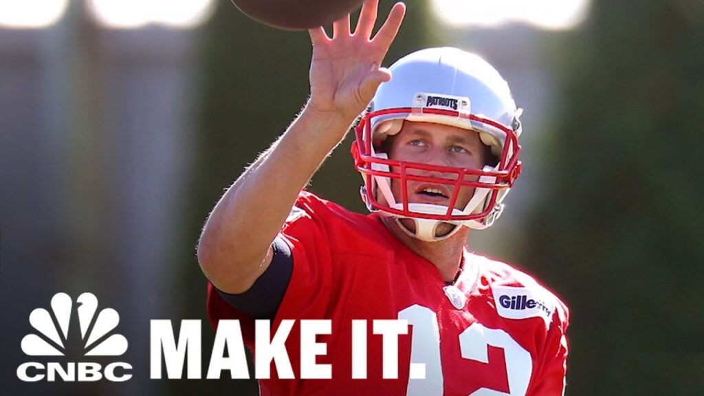 How Tom Brady Of The New England Patriots Mentally Prepares For Success | CNBC Make It.
